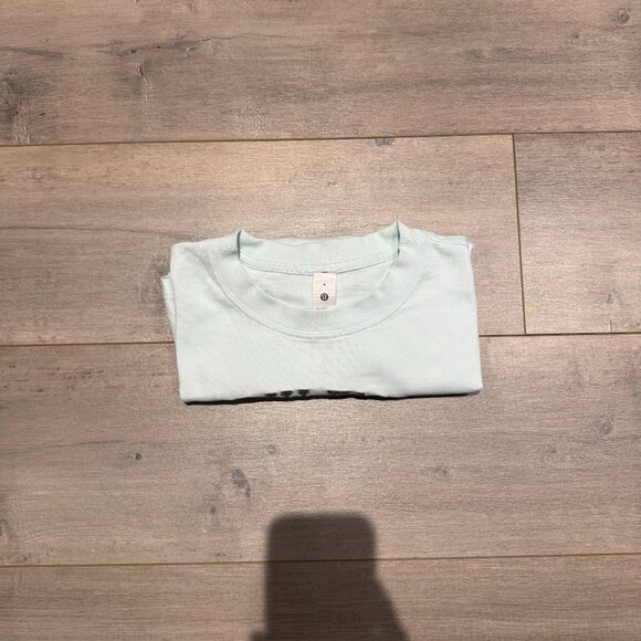 Lululemon Light Blue T-shirt (Size 4 Great Condition) - Picture 9 of 9
